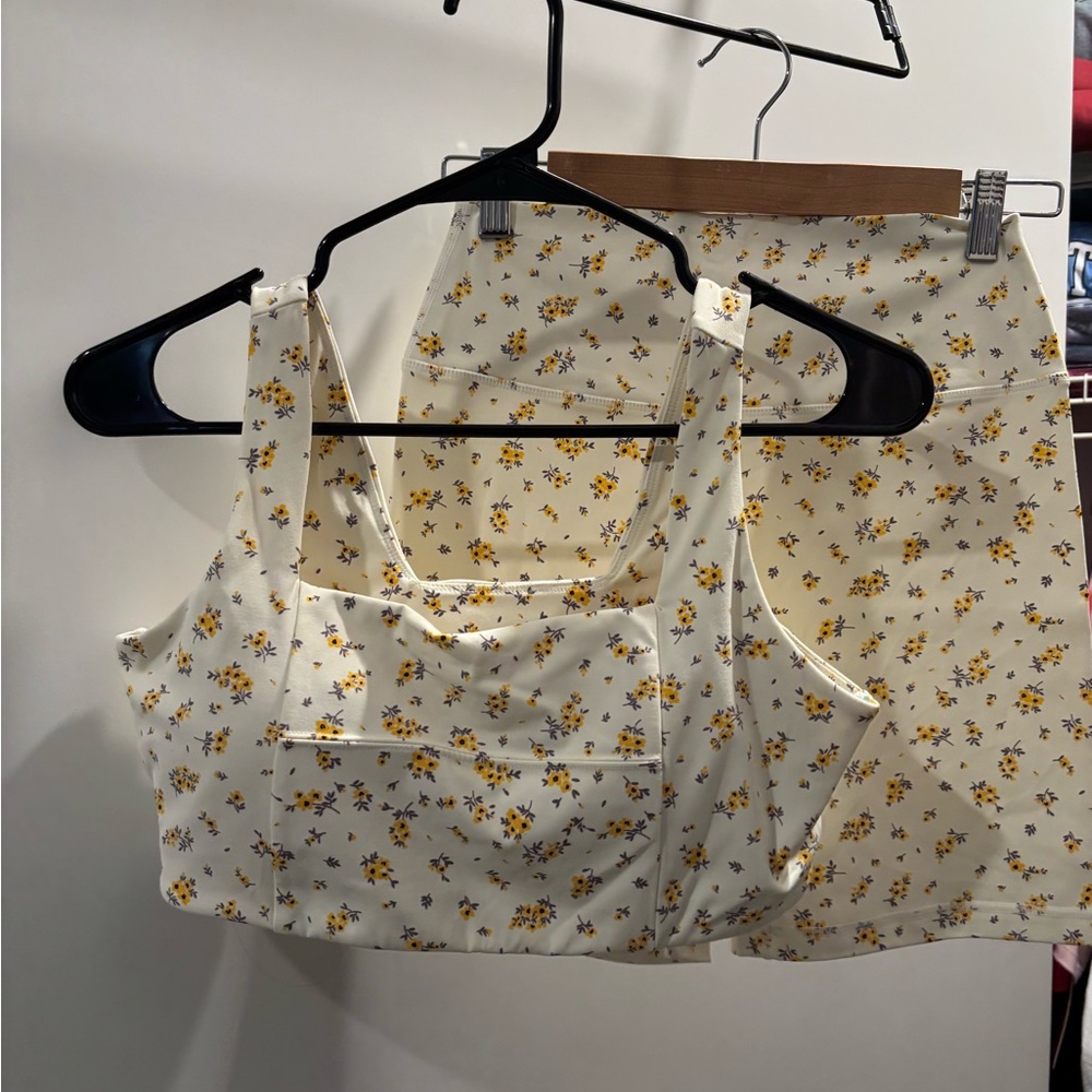 Astoria activewear - Floral Crop Top and biker